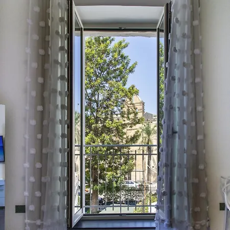 Piazza Vittorio Emanuele 梅萨涅