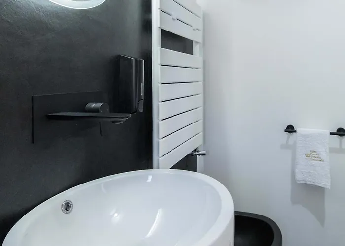 Piazza Vittorio Emanuele Bed & Breakfast 4*